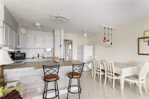 725 SW 11th Ave, Hallandale Beach, FL 33009 - Photo 4
