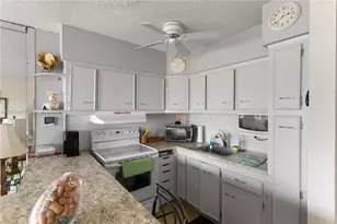 725 SW 11th Ave, Hallandale Beach, FL 33009 - Photo 2