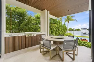 1050 Stillwater Dr, Miami Beach, FL 33141 - Photo 26