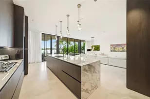 1050 Stillwater Dr, Miami Beach, FL 33141 - Photo 14