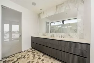 1050 Stillwater Dr, Miami Beach, FL 33141 - Photo 36