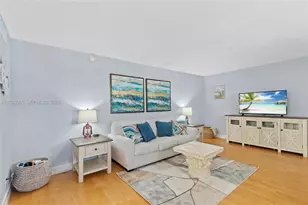 2424 NE 9th St, Fort Lauderdale, FL 33304 - Photo 4