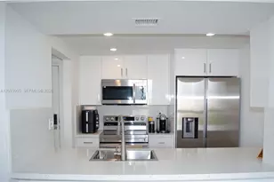6995 NW 186th St, Hialeah, FL 33015 - Photo 4