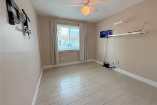 7675 NW 181st St, Hialeah, FL 33015 - Photo 14