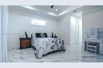 2565 28th Ave SE, Naples, FL 34117 - Photo 12
