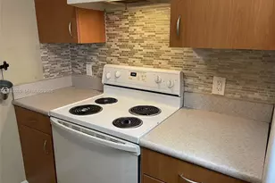 816 NW 11th St, Miami, FL 33136 - Photo 2