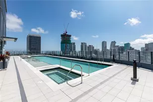 121 NE 5th St, Miami, FL 33132 - Photo 24