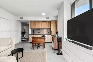 121 NE 5th St, Miami, FL 33132 - Photo 16