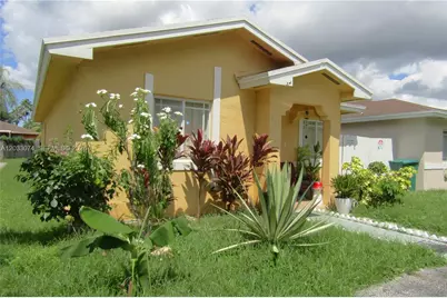 942 SW 8th Pl, Florida City, FL 33034 - Photo 2