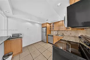 5600 Collins Ave, Miami Beach, FL 33140 - Photo 18
