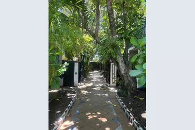 8200 Byron Ave #3, Miami Beach, FL 33141 - Photo 10