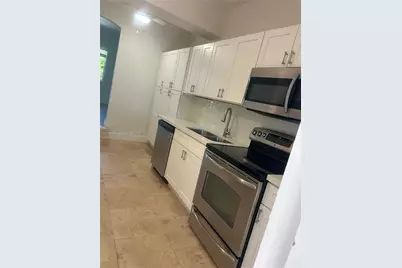 8200 Byron Ave #3, Miami Beach, FL 33141 - Photo 2