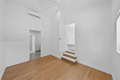 565 NW 44th St, Miami, FL 33127 - Photo 18