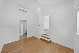 565 NW 44th St, Miami, FL 33127 - Photo 18