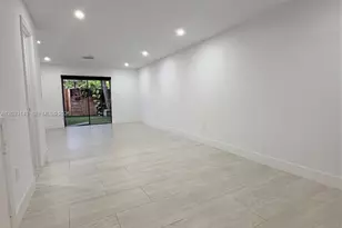 15430 SW 74th Cir Ct, Miami, FL 33193 - Photo 2