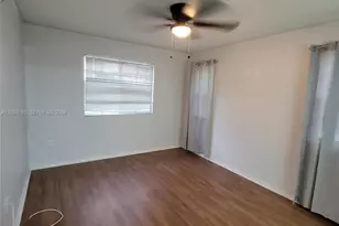 711 SW 111th Way, Pembroke Pines, FL 33025 - Photo 12