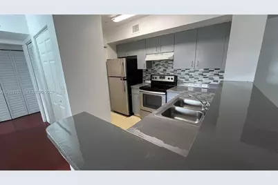 711 SW 111th Wy #301, Pembroke Pines, FL 33025 - Photo 6