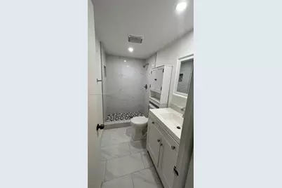 19025 NW 62nd Ave #202, Hialeah, FL 33015 - Photo 10