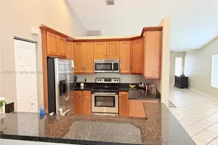 1530 Canary Island Dr, Weston, FL 33327 - Photo 2