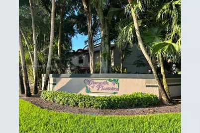 9023 Vineyard Lake Dr #0, Plantation, FL 33324 - Photo 2