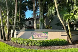 9023 Vineyard Lake Dr, Plantation, FL 33324 - Photo 2