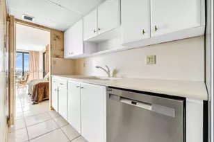 3100 NE 48th St, Fort Lauderdale, FL 33308 - Photo 18