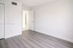 240 W Park Dr, Miami, FL 33172 - Photo 10