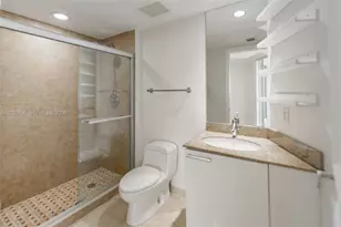 17201 Collins Ave, Sunny Isles Beach, FL 33160 - Photo 28