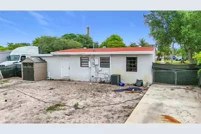 1838 Lauderdale Manor Dr, Fort Lauderdale, FL 33311 - Photo 36