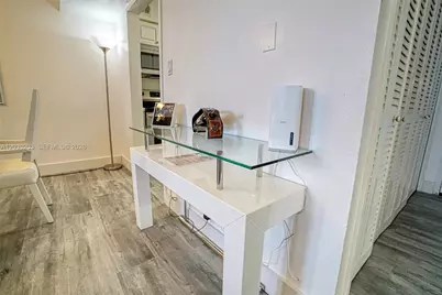 5225 Collins Ave #1204, Miami Beach, FL 33140 - Photo 10