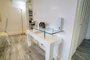 5225 Collins Ave, Miami Beach, FL 33140 - Photo 10