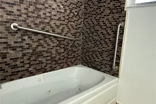 1400 NE 191st St, Miami, FL 33179 - Photo 8