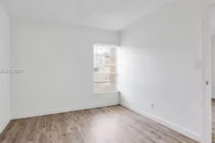 4841 NW 7th St, Miami, FL 33126 - Photo 22