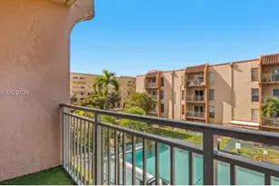 4841 NW 7th St, Miami, FL 33126 - Photo 34