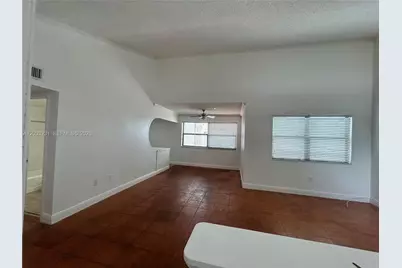 10284 NW 9th St Cir #204, Miami, FL 33172 - Photo 12