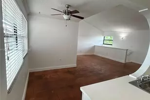 10284 NW 9th St Cir, Miami, FL 33172 - Photo 20