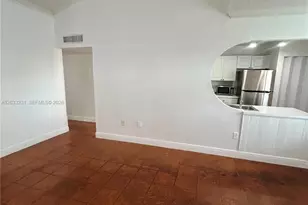 10284 NW 9th St Cir, Miami, FL 33172 - Photo 4