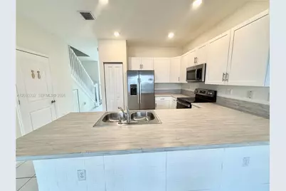 11119 W 34th Way #11119, Hialeah, FL 33018 - Photo 4