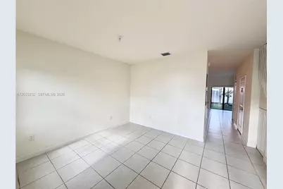 11119 W 34th Way #11119, Hialeah, FL 33018 - Photo 2