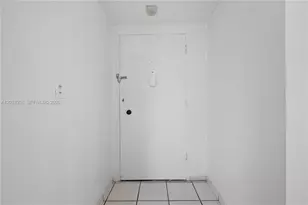 8001 Byron Ave, Miami Beach, FL 33141 - Photo 18