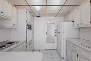 8001 Byron Ave, Miami Beach, FL 33141 - Photo 10