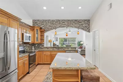 13100 NW 11th Dr, Sunrise, FL 33323 - Photo 26