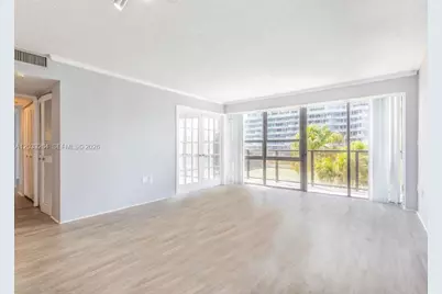 600 NE 36th St #211, Miami, FL 33137 - Photo 2