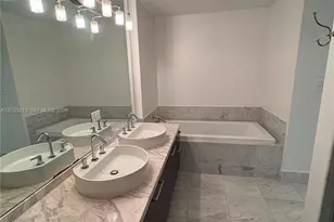 253 NE 2nd St, Miami, FL 33132 - Photo 26