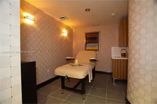 253 NE 2nd St, Miami, FL 33132 - Photo 10