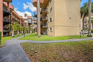 5490 W 21st Ct, Hialeah, FL 33016 - Photo 24