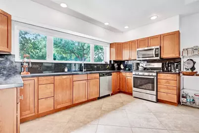 11 NW 97th St, Miami Shores, FL 33150 - Photo 16