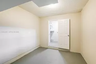 7820 SW 9th St, North Lauderdale, FL 33068 - Photo 14