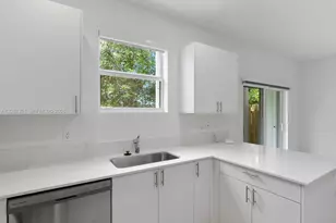 106 SW 184th Pl, Pembroke Pines, FL 33029 - Photo 8