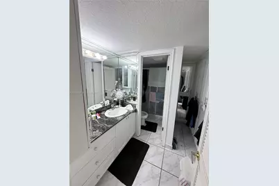 1975 W 44th Pl #401, Hialeah, FL 33012 - Photo 12